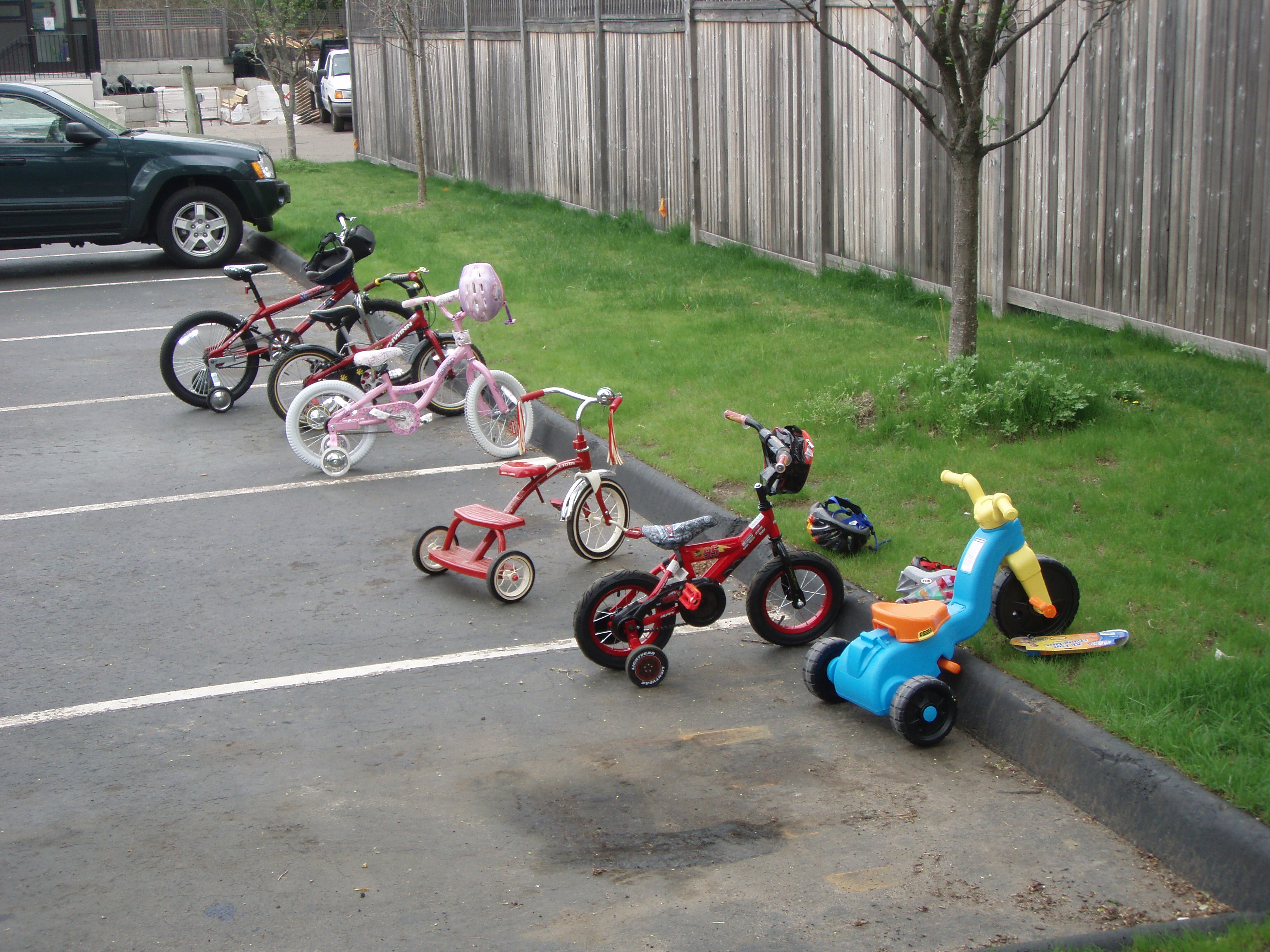 Preschool playground outlet bikes